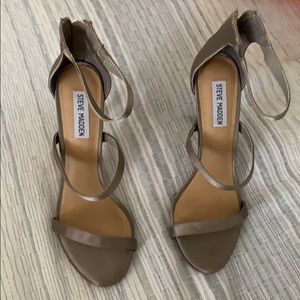 Steve Madden Silver heels 👠